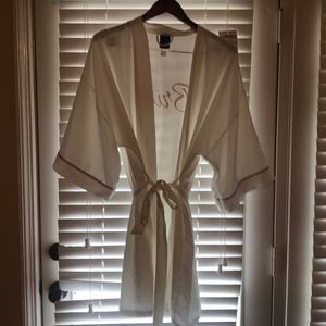 XL apt 9 bridal robe